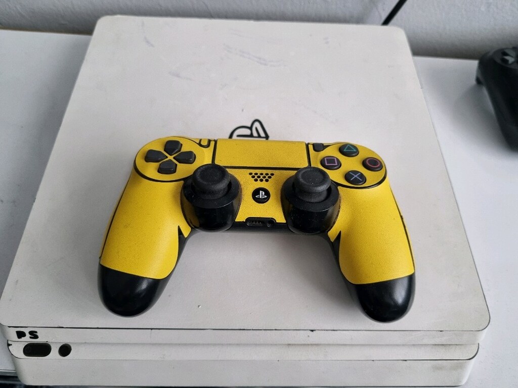 PS4 SLİM 1TB - 4
