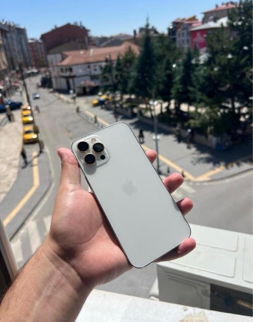 İPHONE 12 PRO MAX CAM GİBİ