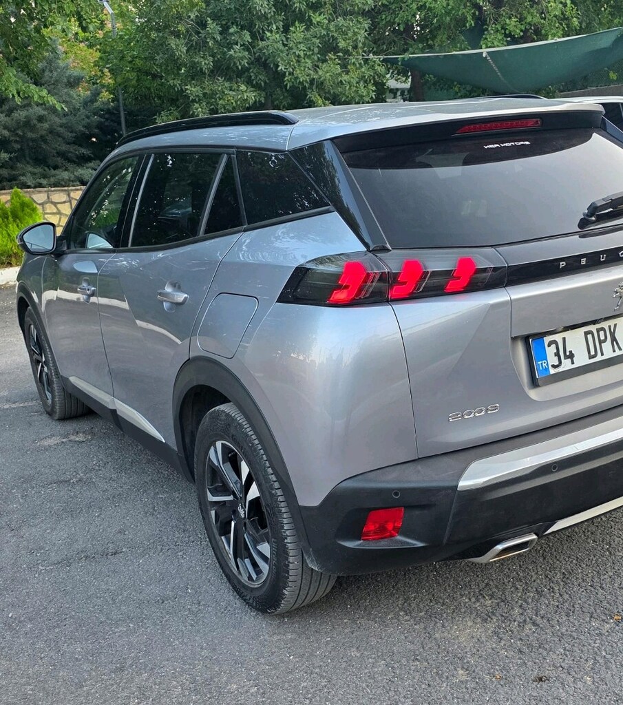 Peugeot 2008 - 8