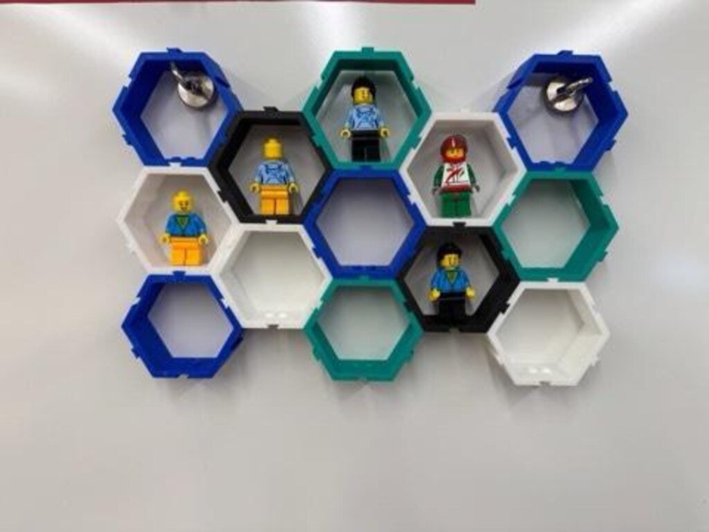 Lego Minifigür Altıgen Duvar Rafı Standı