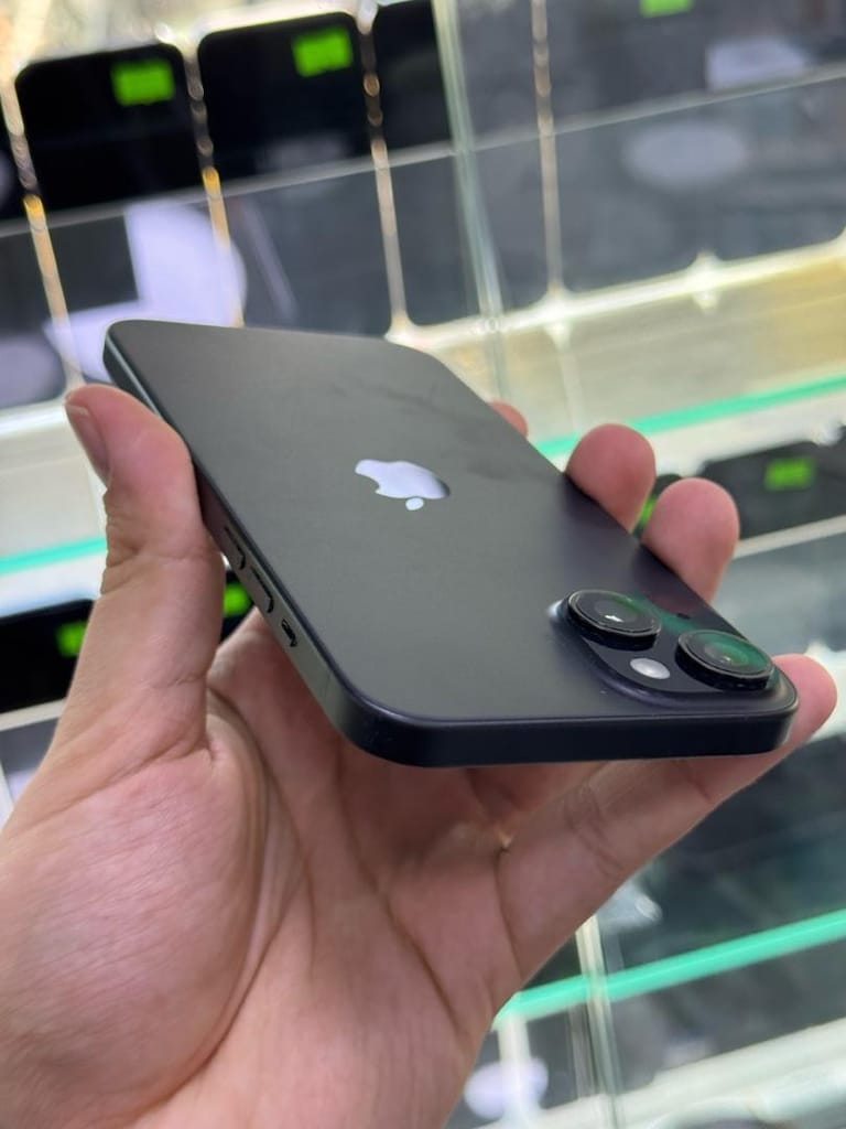 12 AY KULLANIM IPHOMR 15 PLUS 256GB SİYAH - 3
