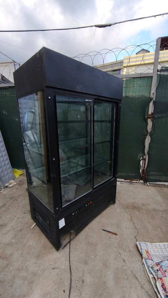 Siyah Camlı Teşhir Dolabı / Rejimat – 200x80x120 - 17