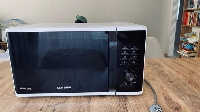 Samsung MS23K3515AW model Mikrodalga Fırın