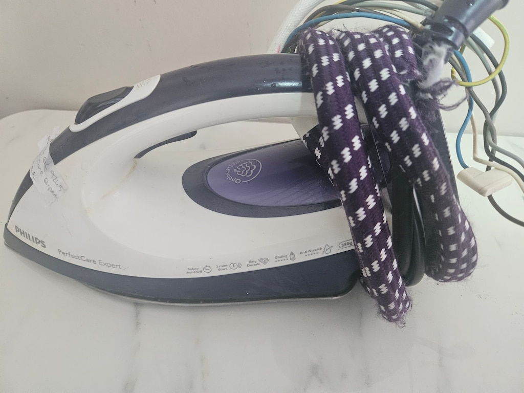 Philips GC9245 Buhar Kazanlı Ütü Ütü Kısmı - 2