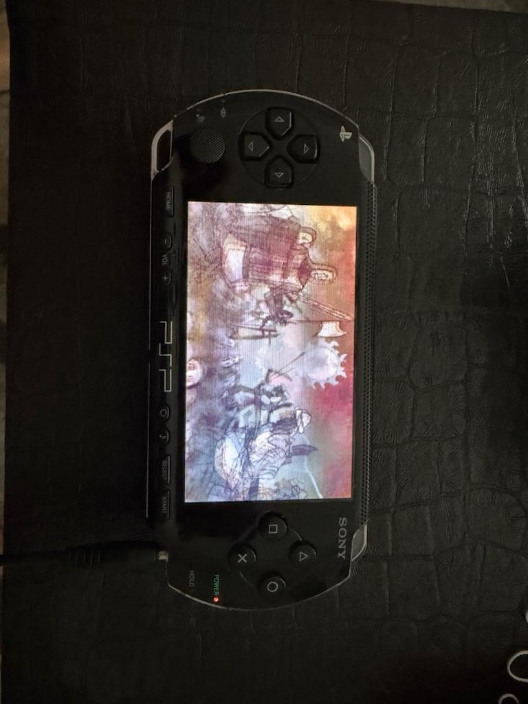 Sony PSP + 3 Orijinal Oyun + Orijinal Şarj Aleti | Temiz - 2