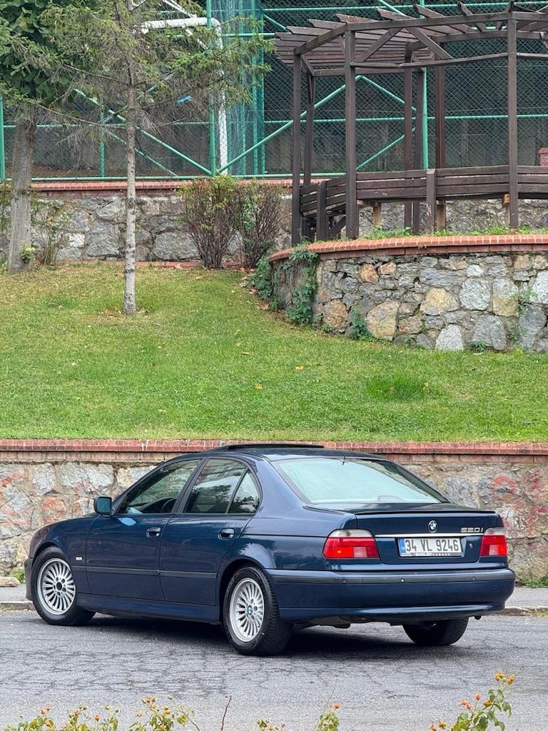SAHİBİNDEN TEMİZ 520İA - 10