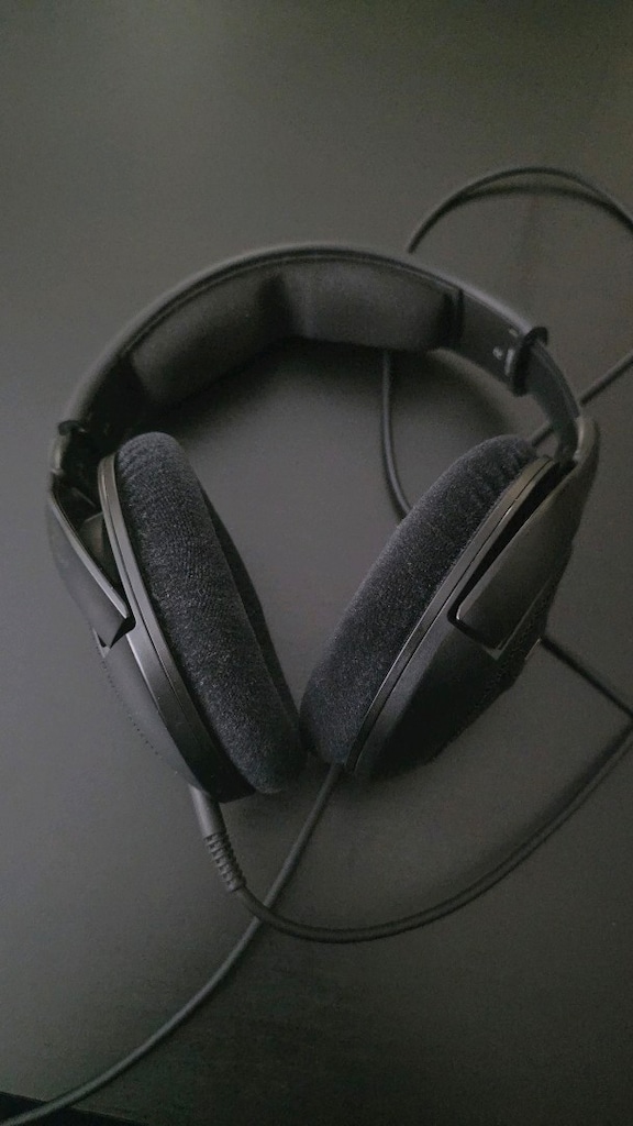 Sennheiser HD 560S Kulak Üstü Odyofil ve Oyuncu 4,9 Hi-Fi Kulaklık