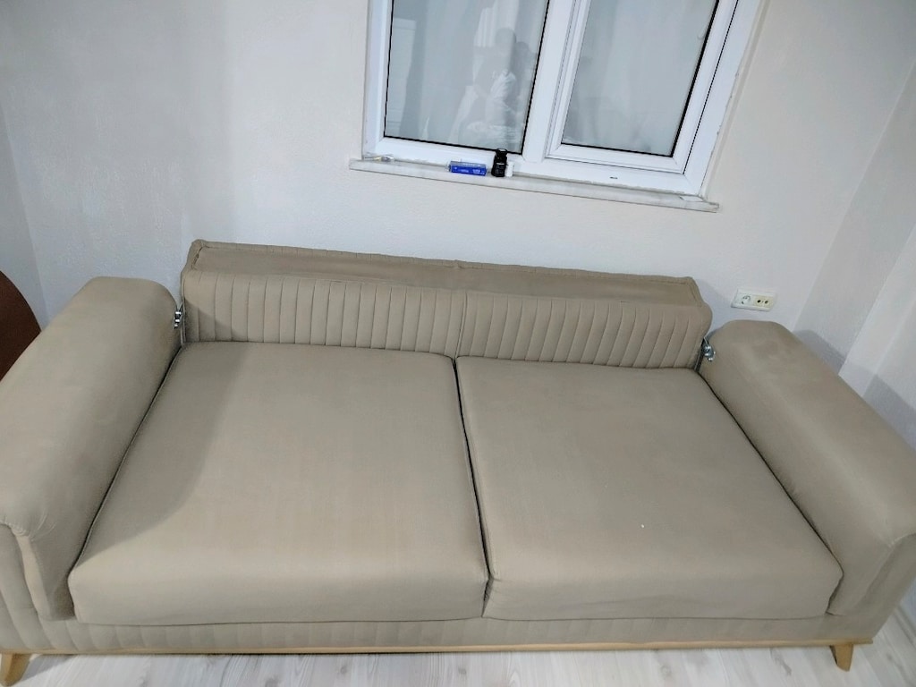 koltuk takımı 3 lü 3 adet en başlıklar dahiln230 cm oturma alanı 180 - 5
