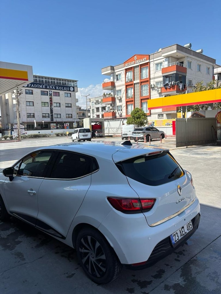 Beyaz Renault Clio - 2