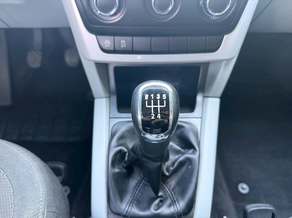 SKODA YETİ 1.6TDI MANUEL GARAJ ARABASI - 11