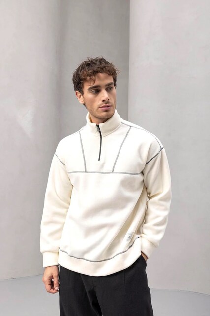 Sıcak tutan, rahat kesimli polar sweatshirt.