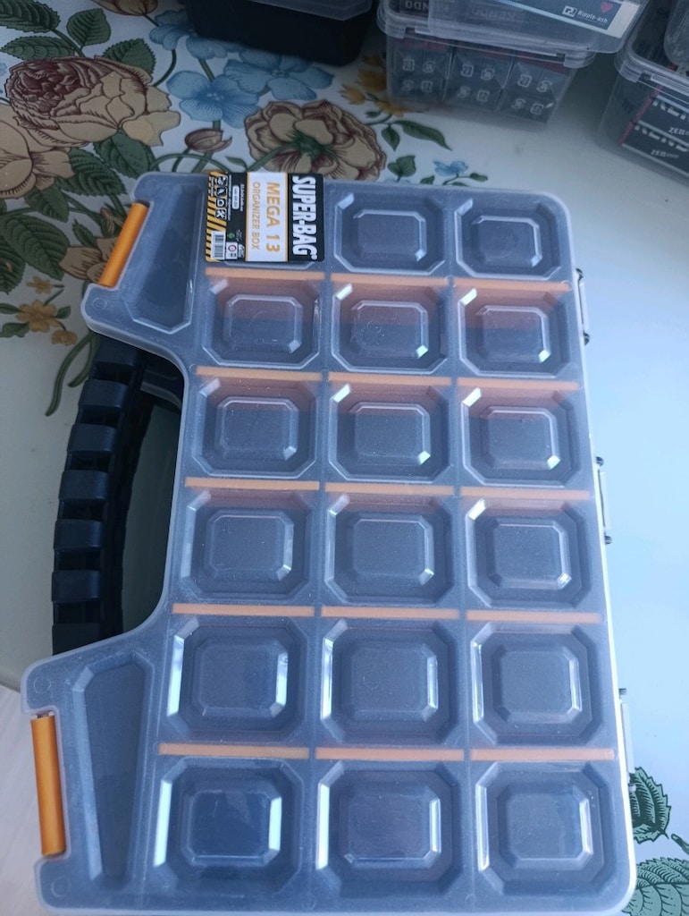 18 gözlü organizer kutu 300 TL - 3