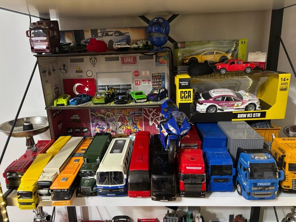 Metal model koleksiyon arabalar ihtiyaçtan uygun veriyorum - 7