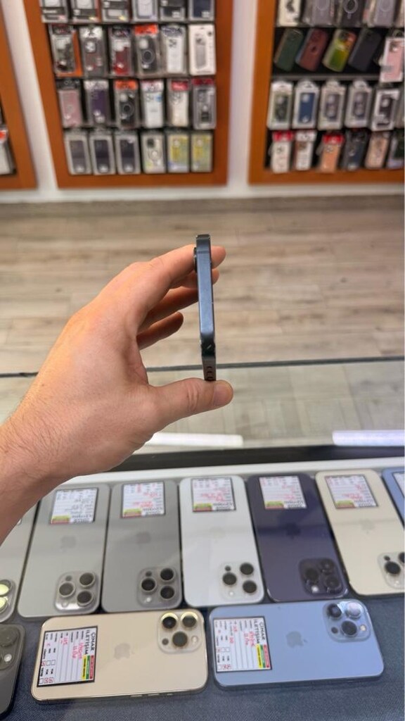 iPhone 16e Black 128GB - 6