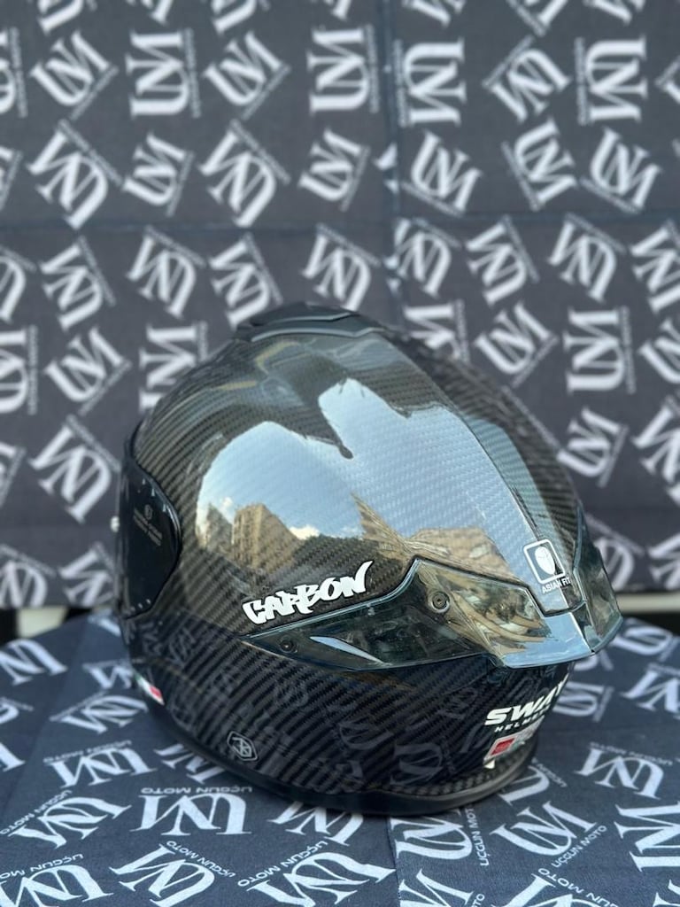 TERTEMİZ SORUNSUZ SWAY GÜNEŞ GÖZLÜKLÜ KARBON KASK - 2