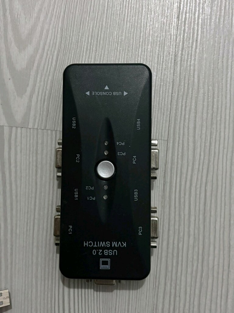 Çok Uygun Fiyata... 6 ADET PC + VGA SWİTCH + MONİTÖR + KLAVYE/MOUSE + - 10