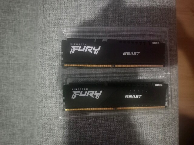 ACİL SATILIK KİNGSTON FURY BEAST 16 GB DDR5 RAM (2X8)