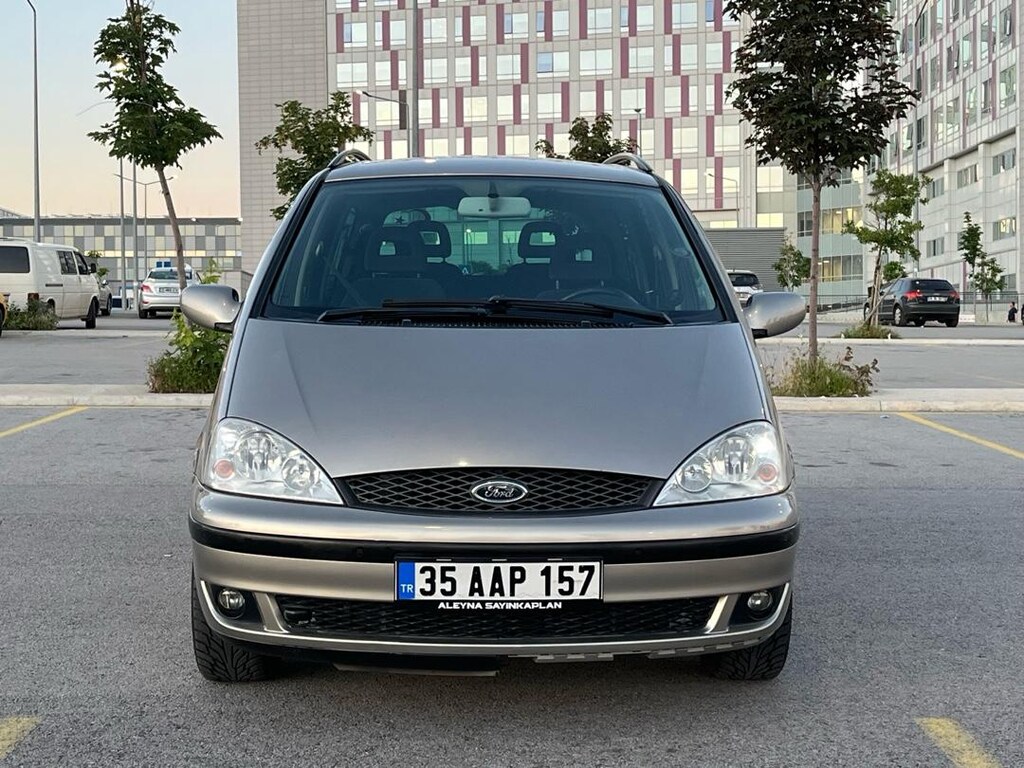 Ford Galaxy - 13