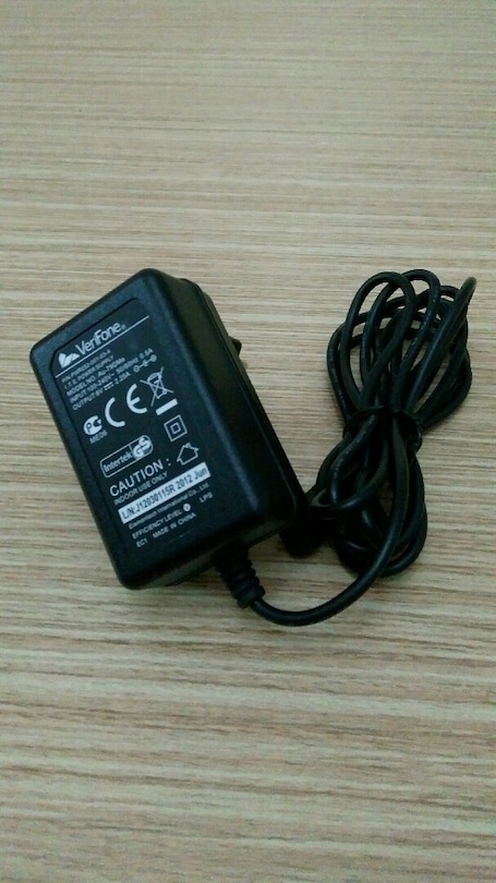Siyah renk şarj Adaptörü, 8 volt 2,25 Amper - 2