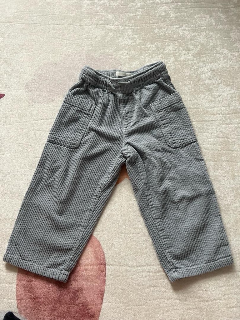 ZARA erkek 4 yaş 5adet havuç pantolon 4yaş erkek 2adet sweatshirt - 2