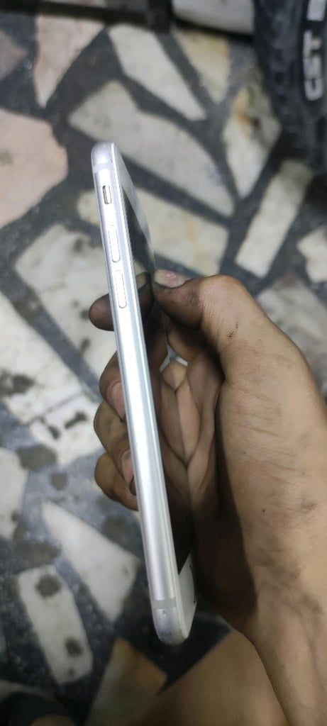 iPhone 8 - 6