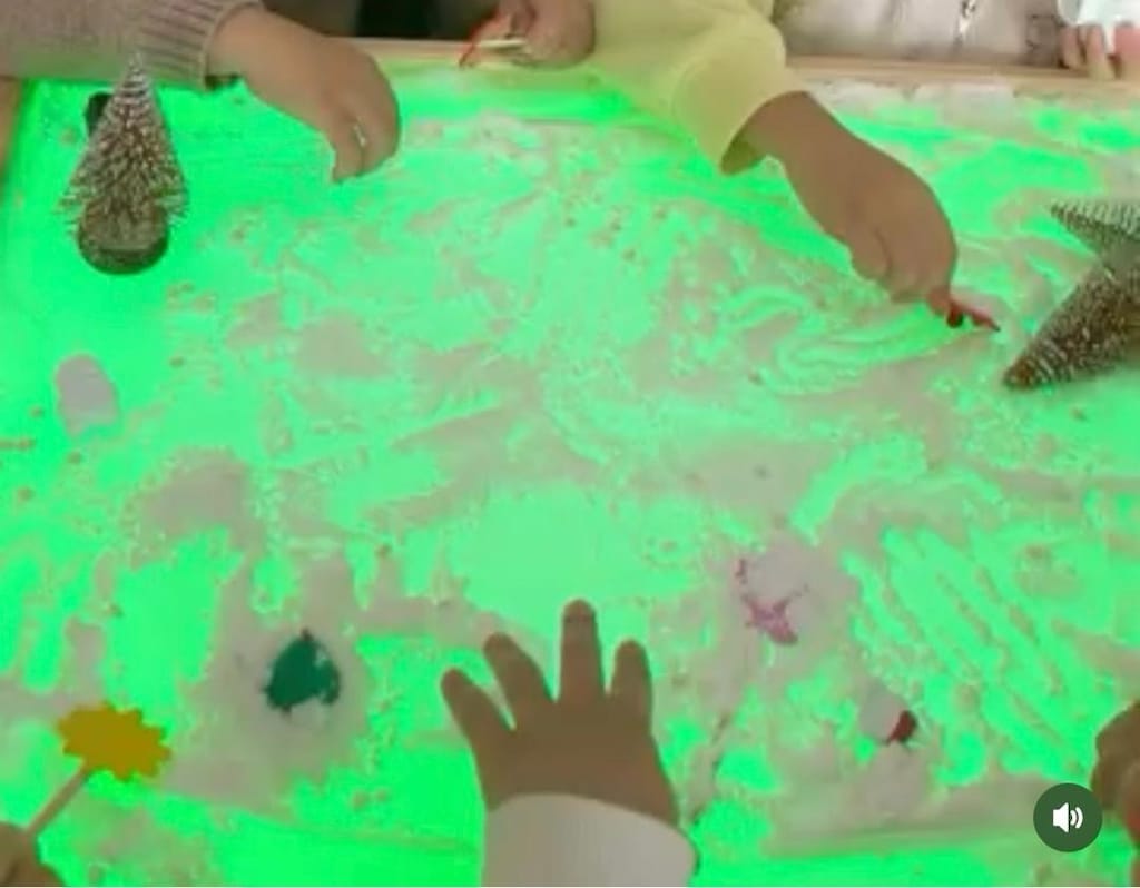 Montessori ışıklı aktivite masası - 4