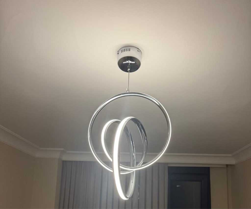 Modern 3 Halkalı Krom LED Avize – Çalışır Durumda, Şık Tasarım - 3