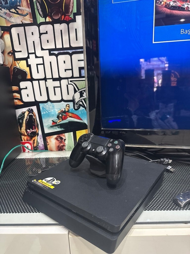 PS4 + PES 21 GÜNCEL + FC26 + GTAV + 5 OYUN · DIGITAL ART SAKARYA - 4
