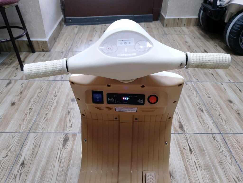 İNCİ AKÜLÜ ARABA (SIFIR) 12V KUMANDALI VESPA MOTOR - 9