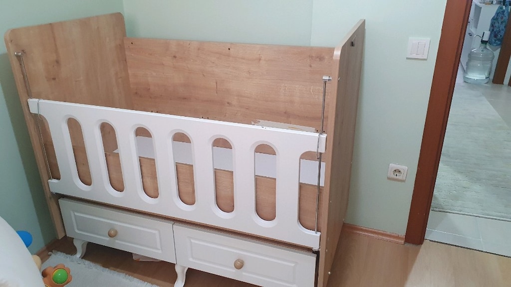 Sallanır Çekmeceli Ahşap Bebek Beşiği - 5