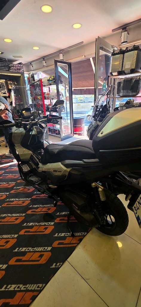 Honda ADV 350 - 11