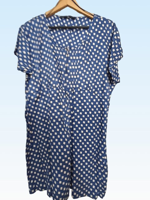 Zara Basics Mavi-Beyaz Desenli Midi Elbise – XL Beden, Modern ve Şık