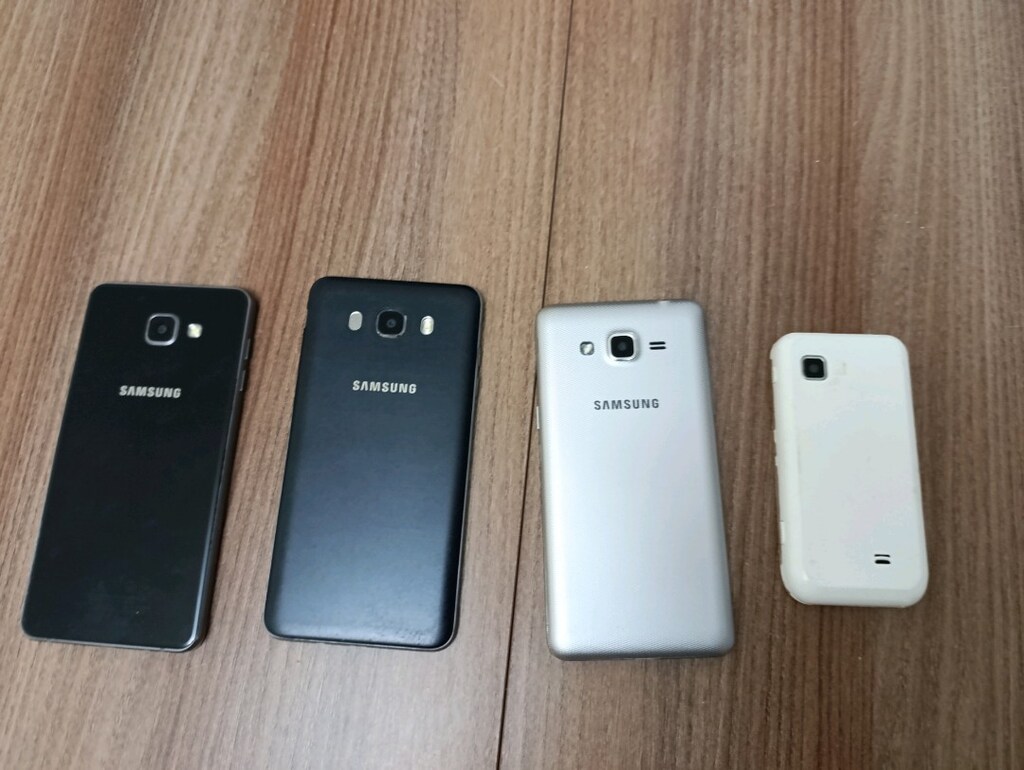 eski telefon şarj aleti ve USB kablosu - 8