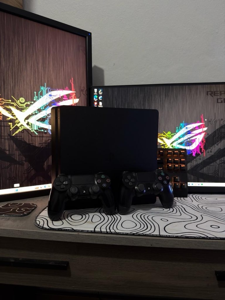 PlayStation 4 Slim 1 TB - 2