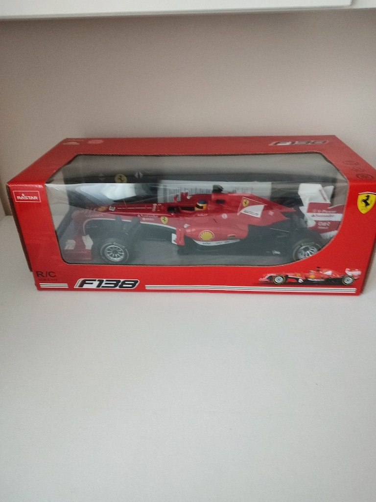 Rastar Ferrari F138 1/12 - 2