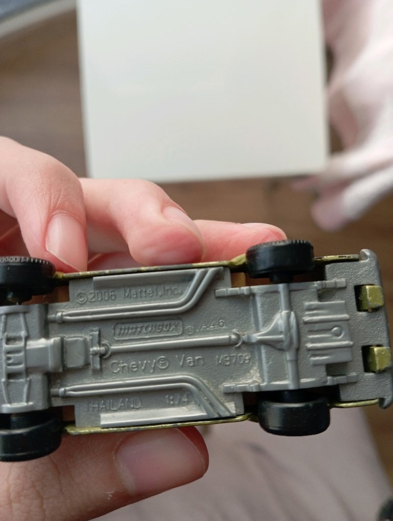 Matchbox Chevy Van MB709 (Metal Koleksiyon Arabası) - 3