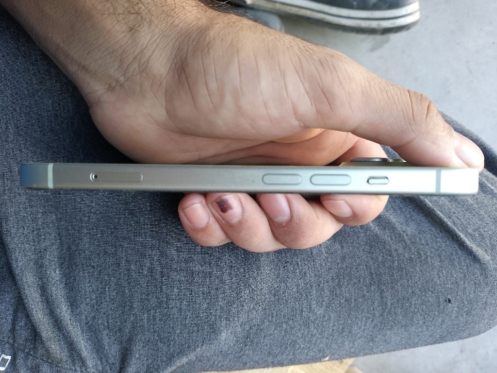 iPhone 15 - 4