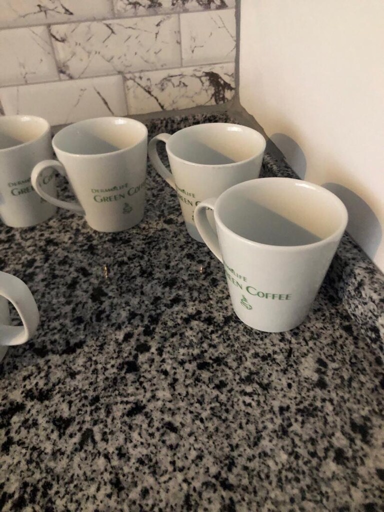 yedi adet porselen kupa bardak beş adeti aynı iki adet farklı model - 2
