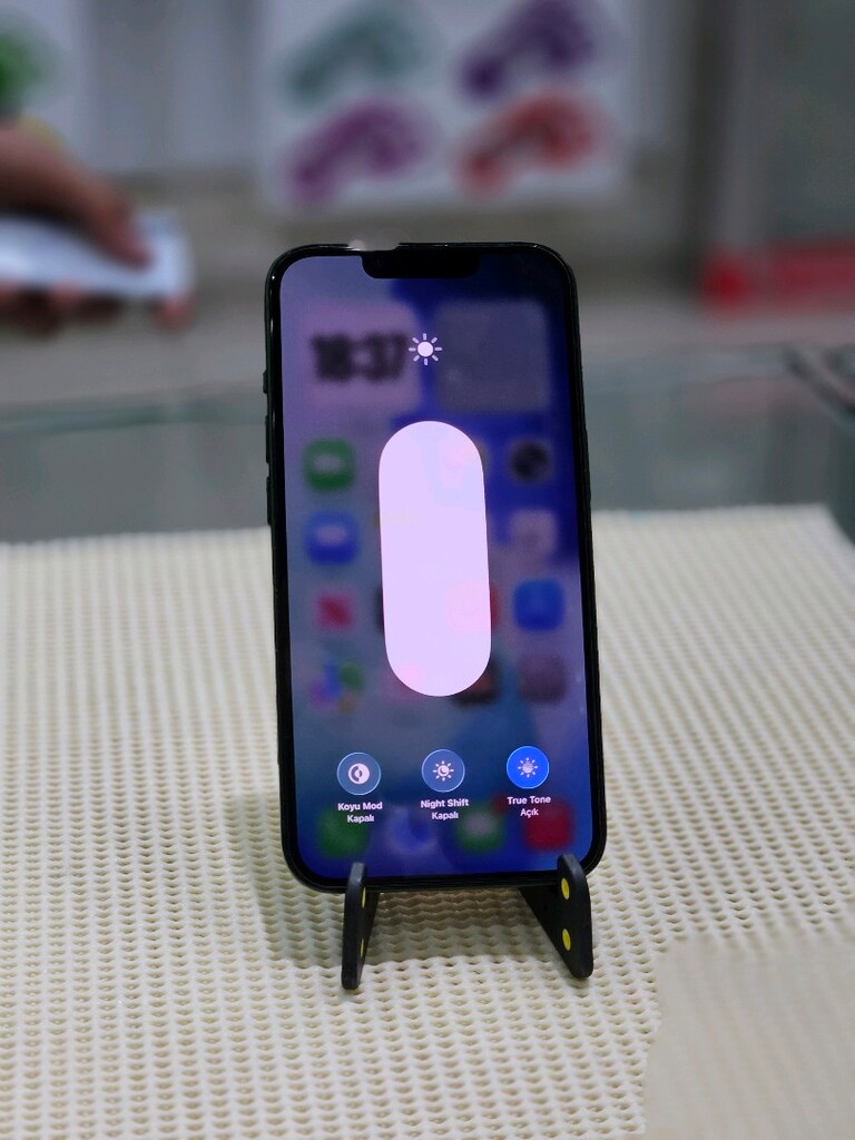 iPhone 13 Yeşil - 2