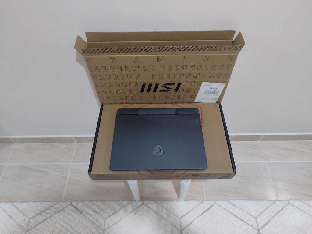 MSI VECTOR 12GB RTX5070Tİ CORE ULTRA 7 255HX 16RAM 1TBSSD 16AY GARANTİ - 6
