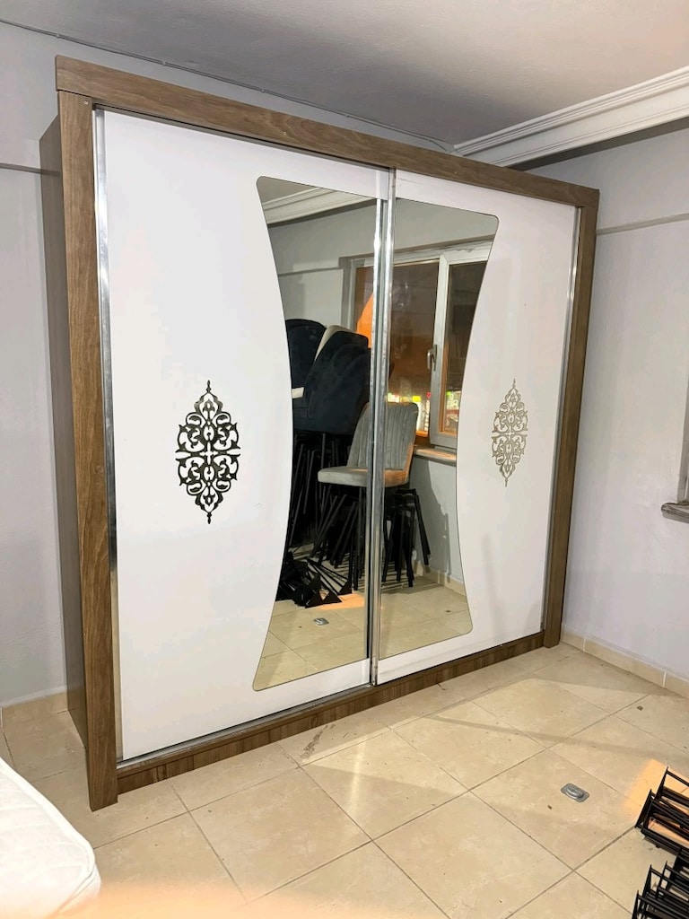 Beyaz ve Ahşap Renkli Gardırop sürgülü - 3