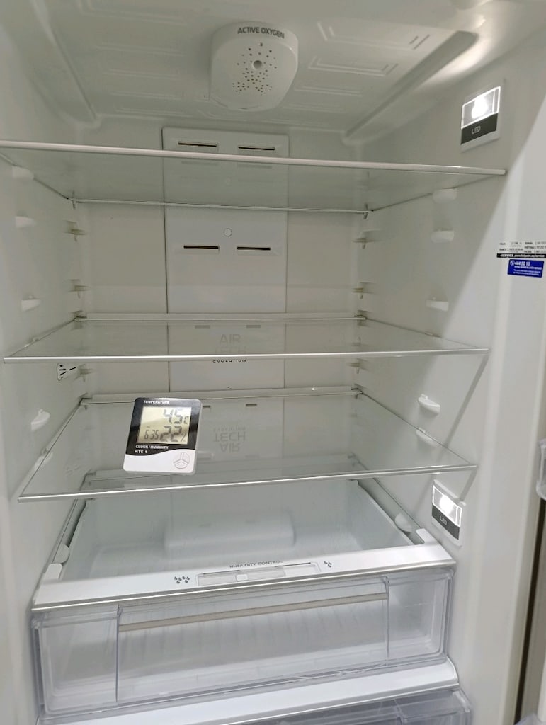 Hotpoint İNOX Alttan Buzluklu LED Aydınlatmalı Buzdolabı HOTPOİNT - 3