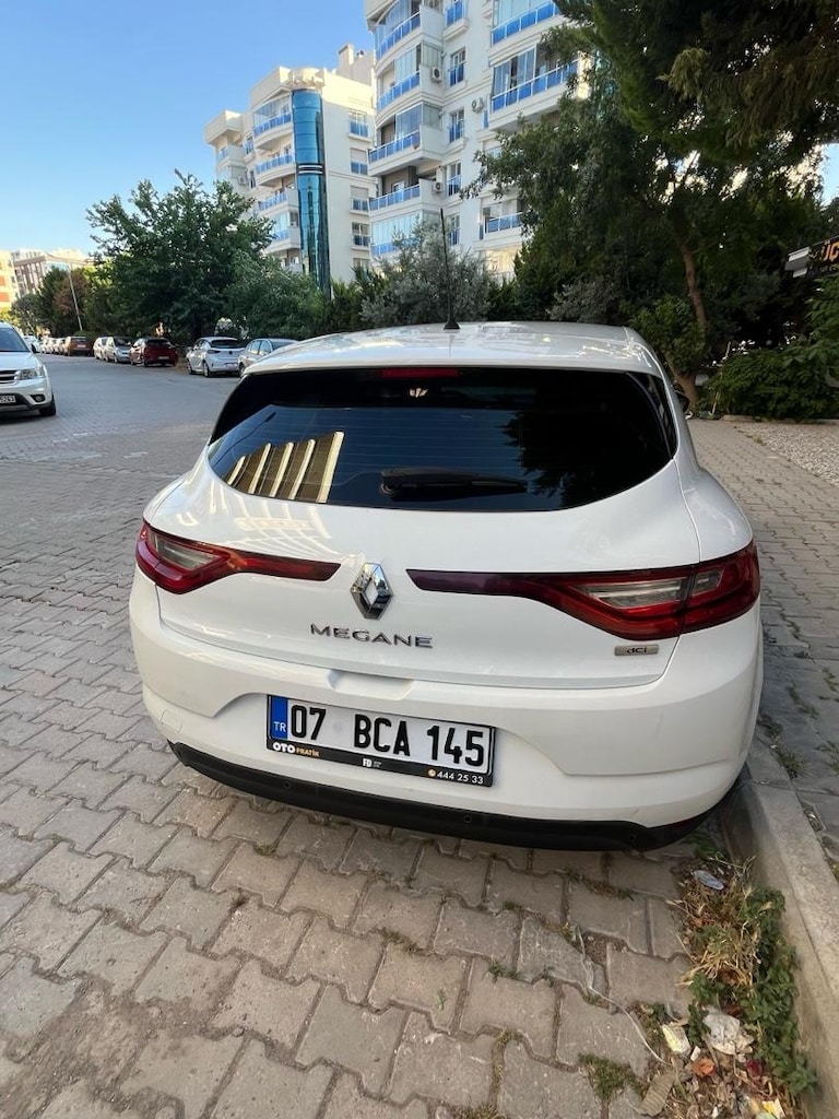 Memurdan Fransız Üretim Otomatik Megane Hb 1.5 dCi 110 Beygir - 3