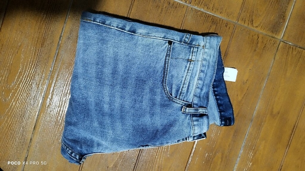 #Zara  jeans pantolon..Bacakta beklemekten az leke oluşmuş. - 7