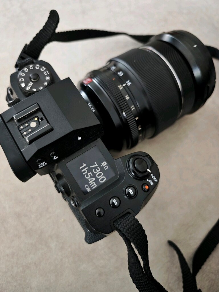 Fujifilm X-h2s body ekstralarla beraber - 3