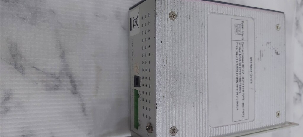 JetNet 3005/3008 5/8 -PORT FAST ETHERNET SWITCH - 4