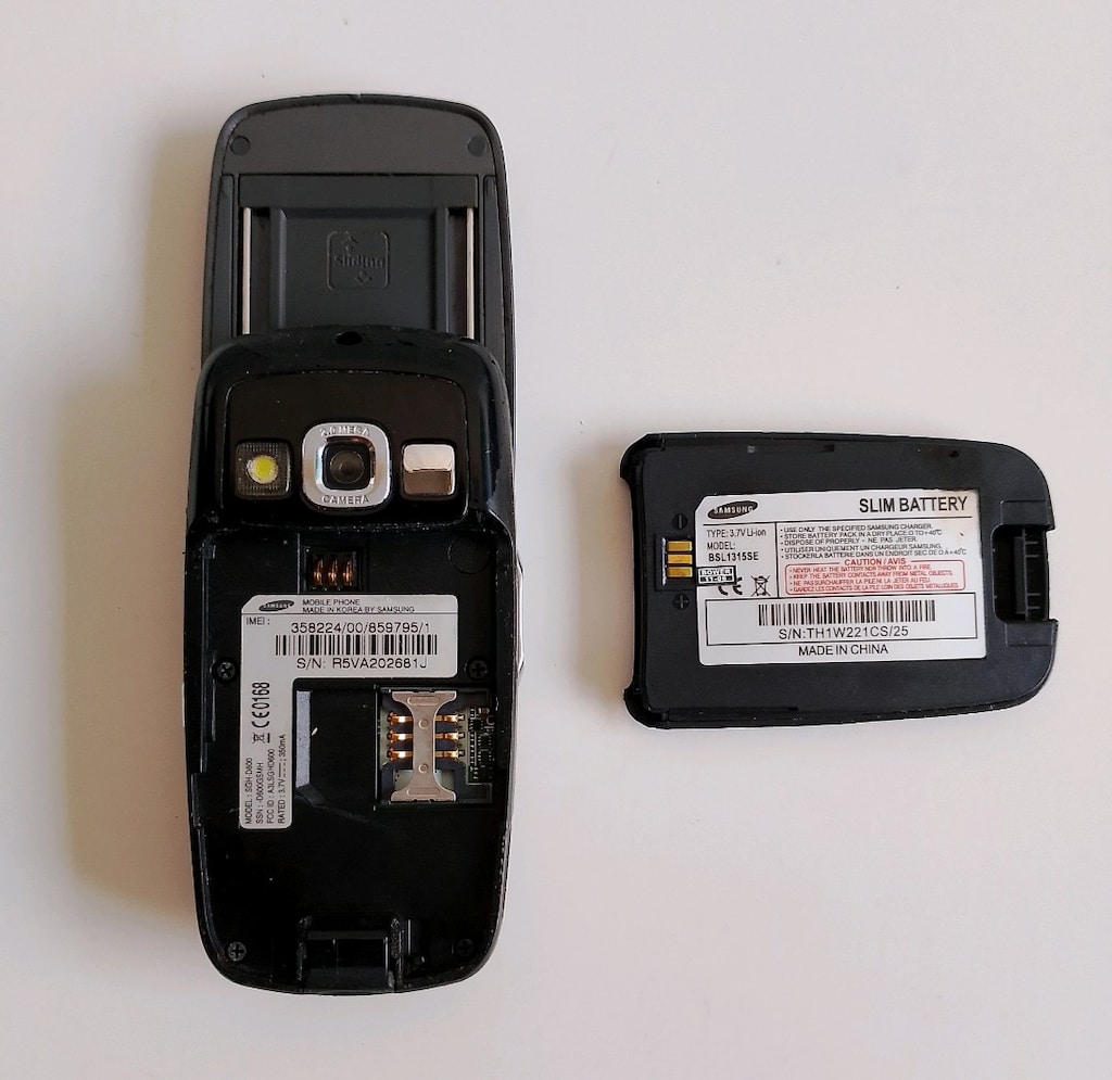 Samsung SGH-D600 Telefon Kayan Kapaklı Cep Telefonu Nostaljik - 4