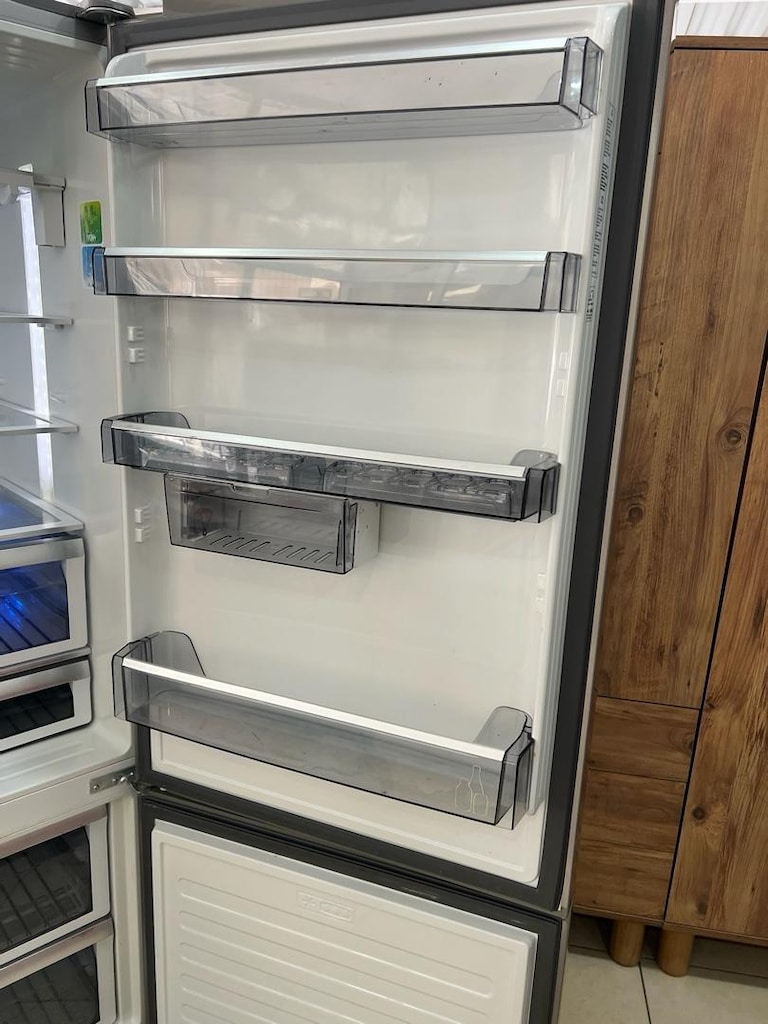 ARÇELİK 580 LİTRE GRİ İNOX ALTTAN KOMBİ NO FROST BUZDOLABI – TERTEMİZ - 4