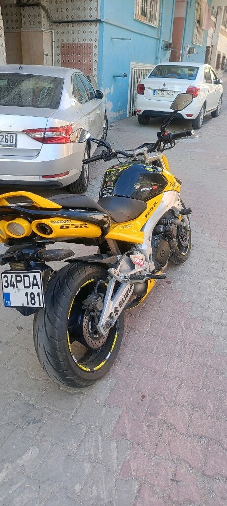 suzuzki gsr 600 - 4