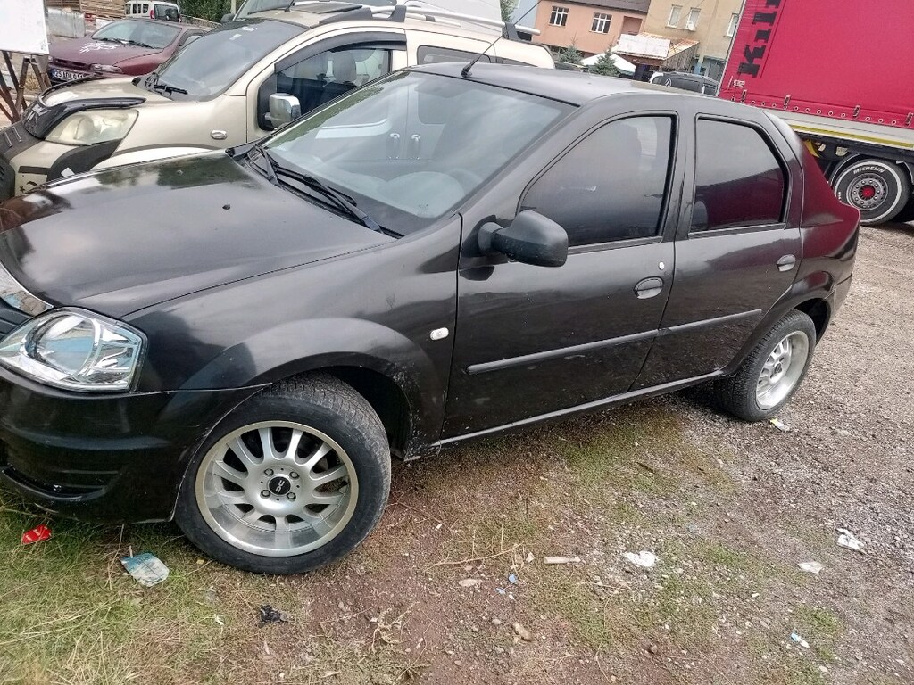 2010 model Dacia Logan - 7